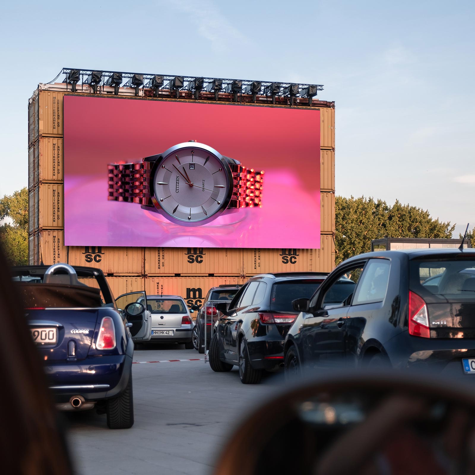 R1 500mm * 500mm Indoor and Outdoor High Brightness Rental LED Display